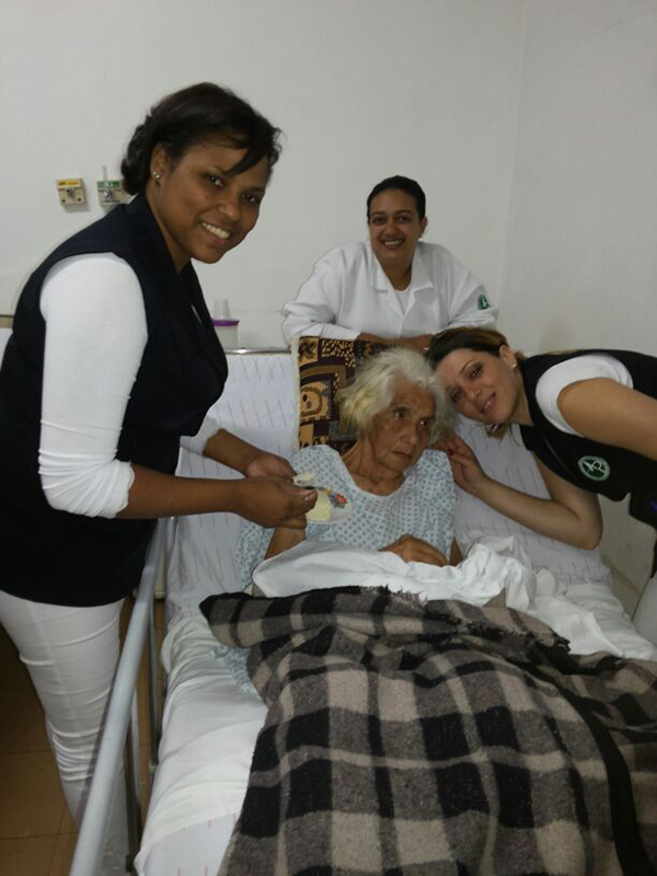 BE Celebrando com a Paciente Sra. Geralda Maria do Prado